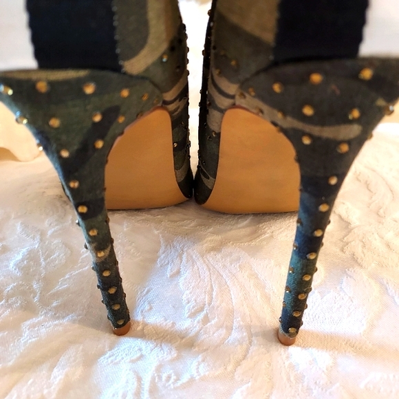Camo Rhinestone Stiletto Sock Bootie by Steve Madden: Size 7 - Picture 7 of 10